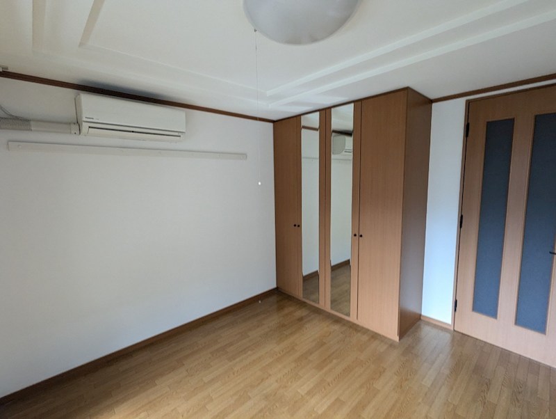 居室・リビング　反転別部屋参考写真