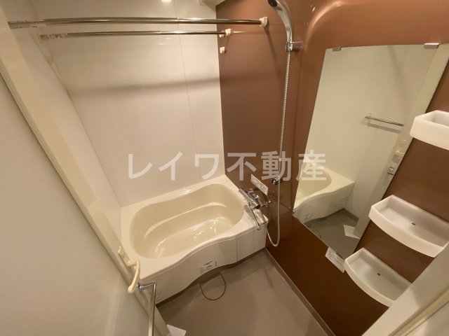 バス・シャワールーム　落ち着いた空間のお風呂です