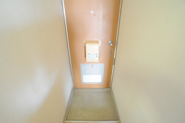 玄関　※別部屋参考写真