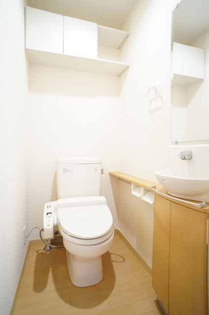 トイレ　手洗い付きトイレは温水洗浄暖房便座