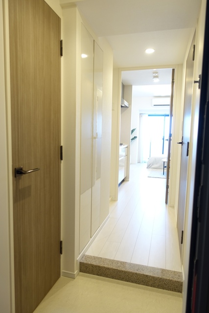 玄関　※写真は同タイプ住戸です。