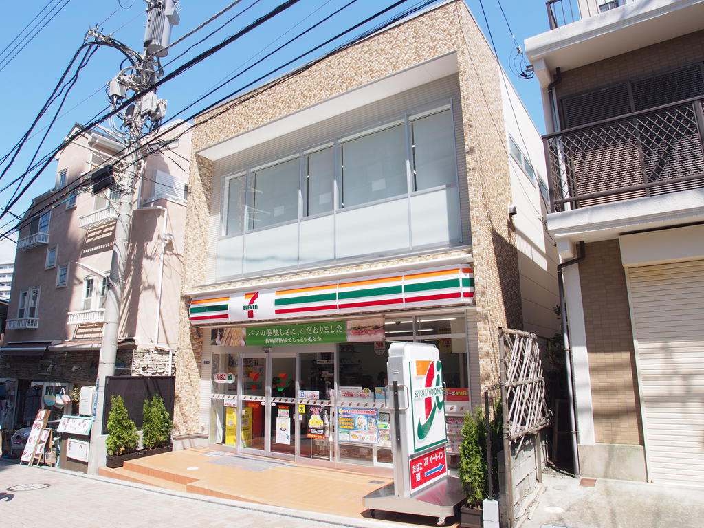 コンビニ　セブンイレブン藤沢片瀬海岸1丁目店（コンビニ）まで381m