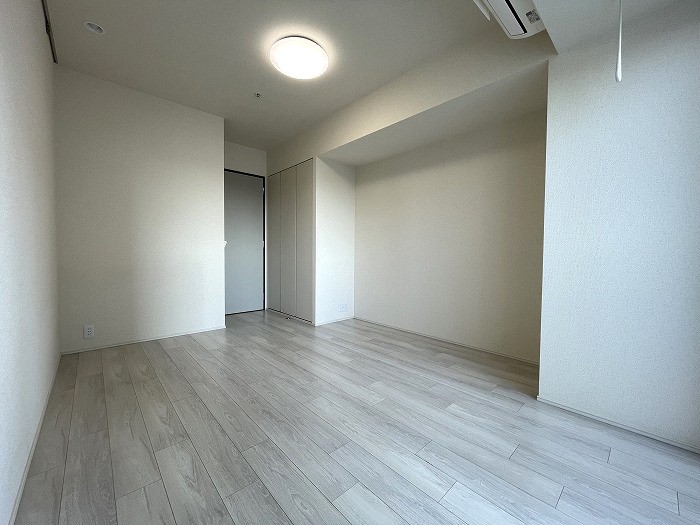 居室・リビング　※写真は同間取り別部屋。部屋の色味は異なります。