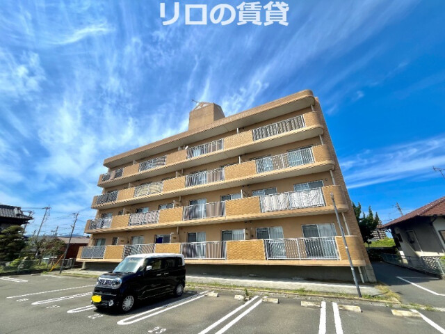 飯塚市徳前のマンションの建物外観