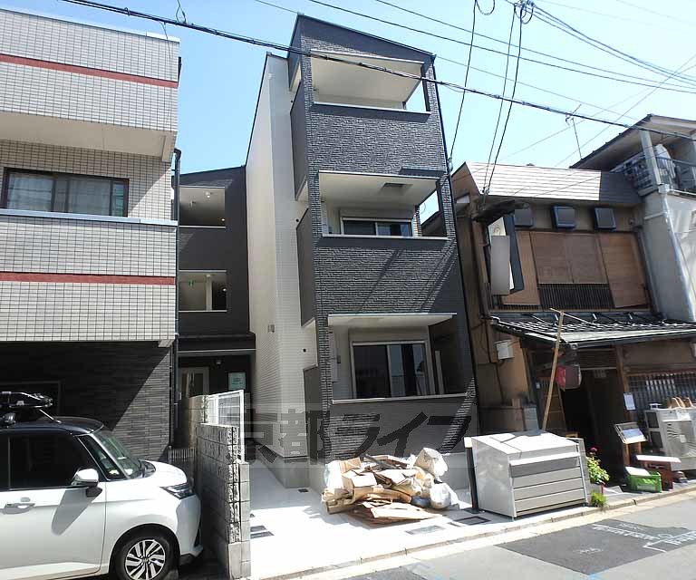 京都市左京区高野玉岡町のアパートの建物外観