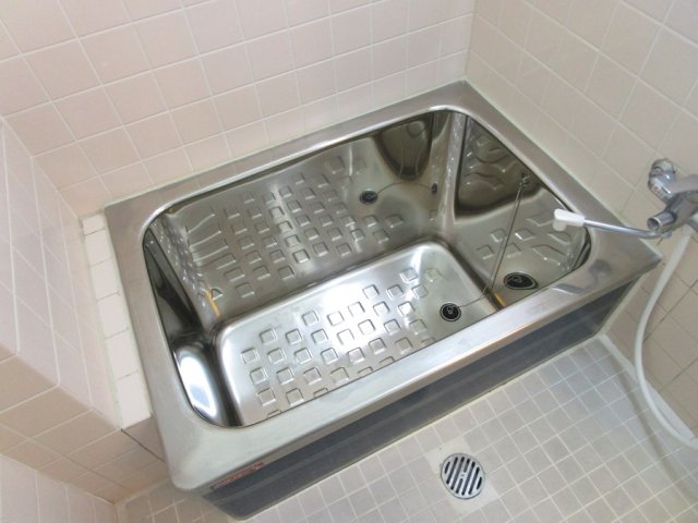 バス・シャワールーム　同物件別部屋です。