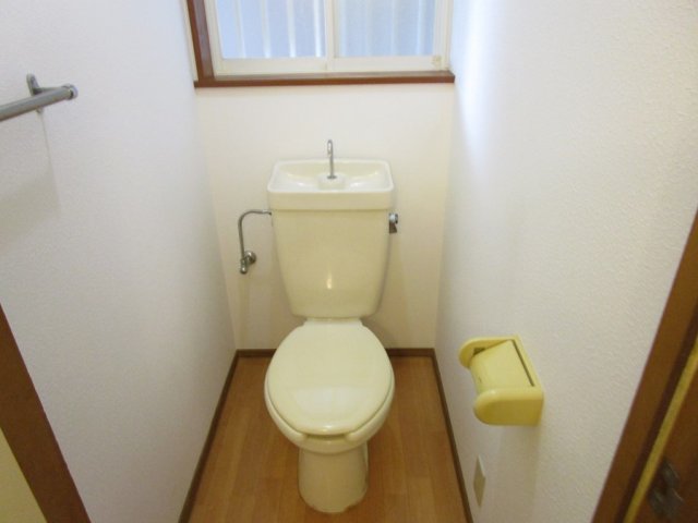 トイレ　同物件別部屋です。
