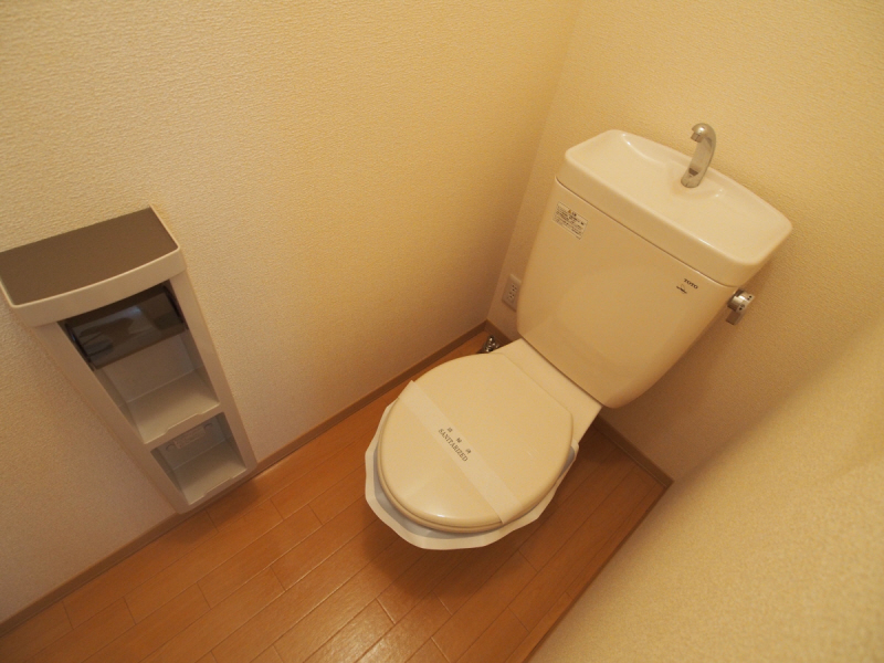 【奈良市七条のアパートのトイレ】