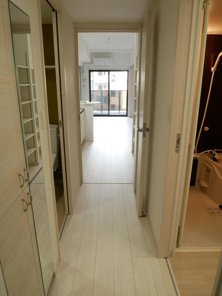 玄関　※同タイプの参考写真です。