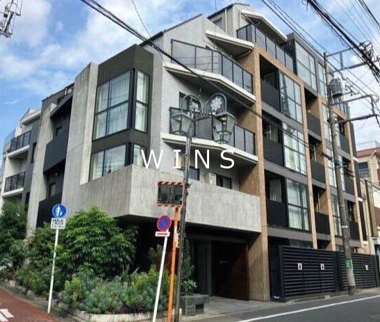 渋谷区本町のマンションの建物外観