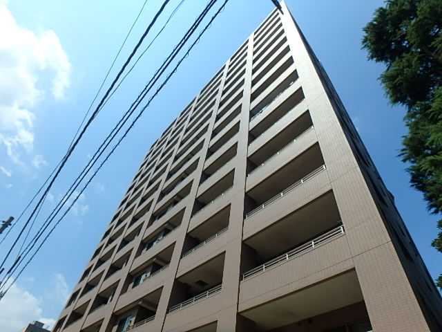 カスタリア荒川の建物外観