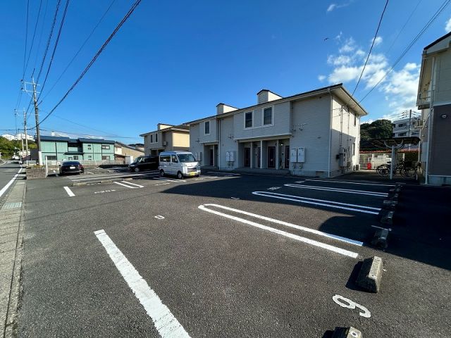【ブルックロードＫの駐車場】