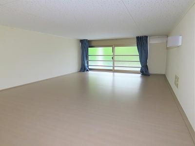 収納　ロフトにはカーテンや電気、コンセントもあります