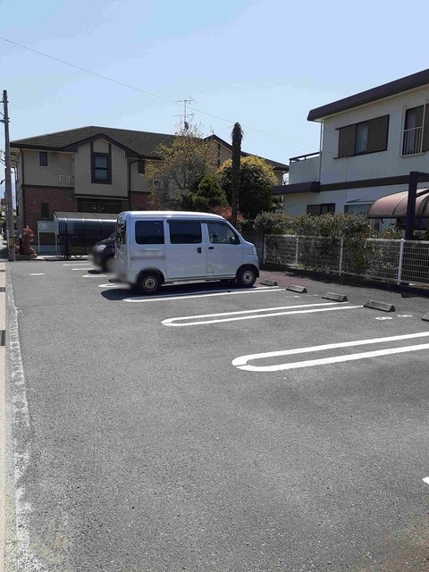 【[家電付き] グランツ和の駐車場】