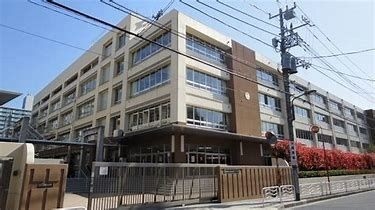 【中央区佃のマンションの中学校】