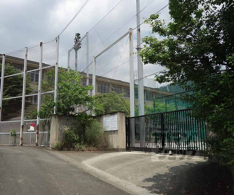 中学校　大宅中学校（中学校）まで412m