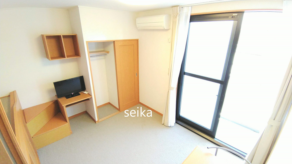 居室・リビング　1階はフローリング、2階以上はカーペットタイプとなります。