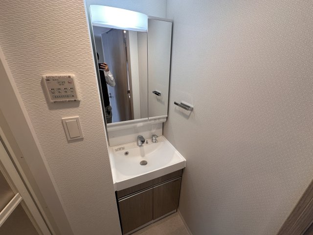 洗面設備　脱衣スペースもあります