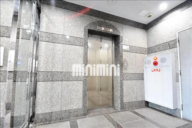 ロビー　エレベーター完備