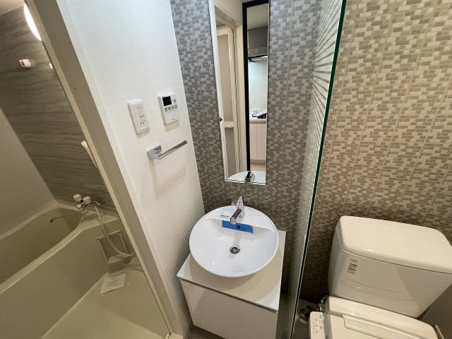 洗面設備　ゆったりとスペースのある洗面所