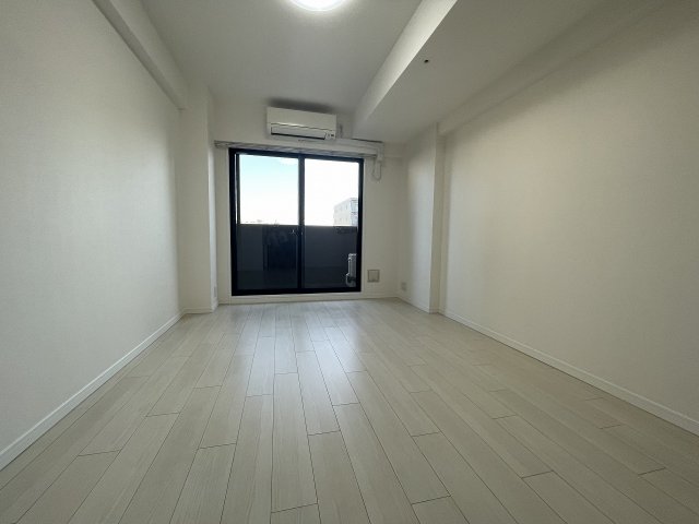 居室・リビング　こちらの居間で趣味の時間をお楽しみください