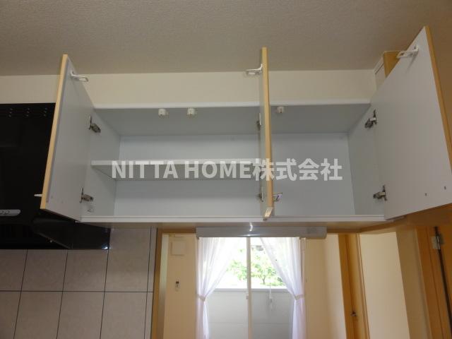 その他共有部分　キッチン上部についている収納です★