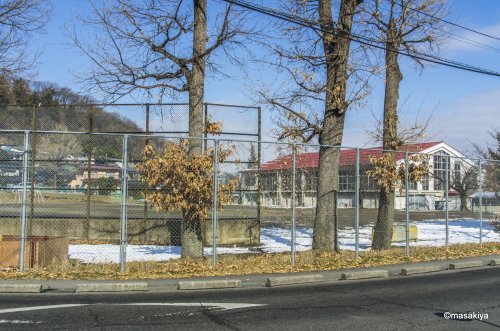 小学校　長野市立加茂小学校（小学校）まで464m