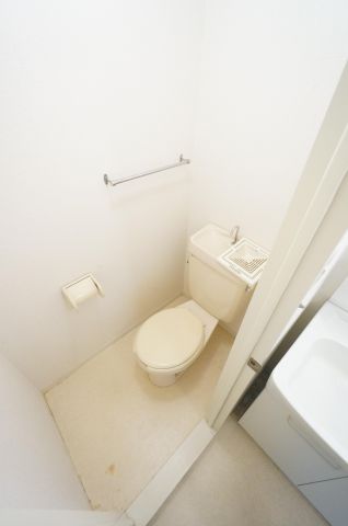 トイレ　※同物件・同タイプの写真です。