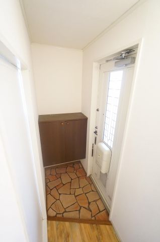 玄関　※同物件・同タイプの写真です。