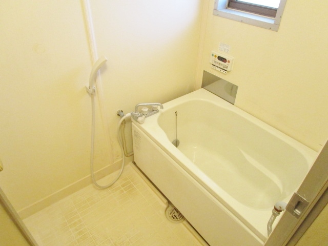 バス・シャワールーム　クリーニング前