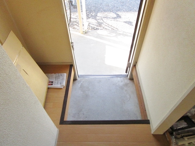 玄関　クリーニング前