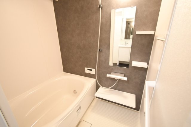 バス・シャワールーム　お風呂で日々の疲れを落としましょう