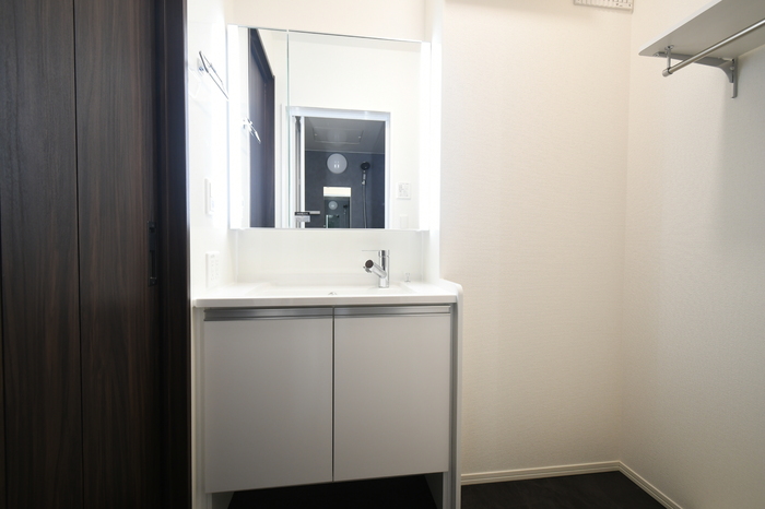 洗面設備　広い洗面スペース