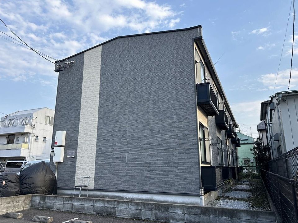 レオパレスパピーズスプリングの外観写真