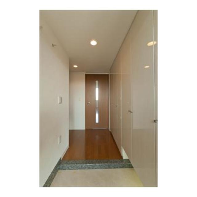 玄関　※写真は同タイプ住戸です。