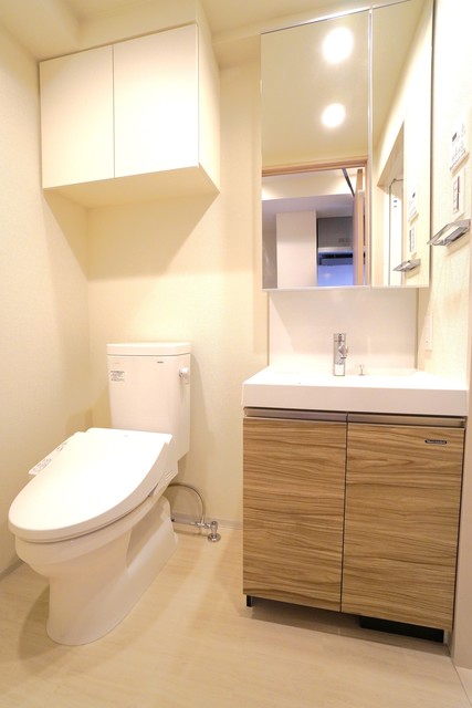 トイレ　※写真は同タイプ住戸です。