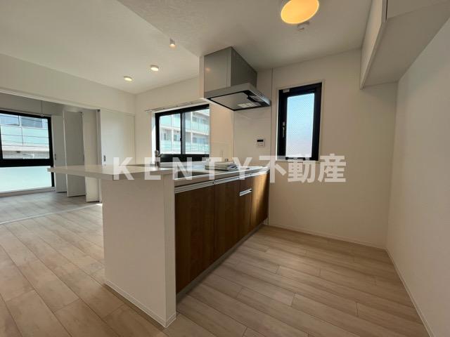 キッチン　コンパクトなキッチンで掃除もラクラク