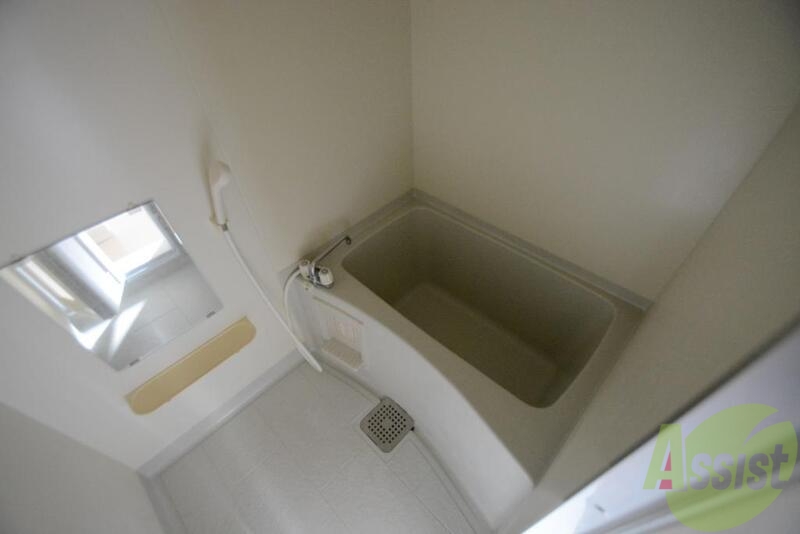 バス・シャワールーム　シンプルな浴室です。