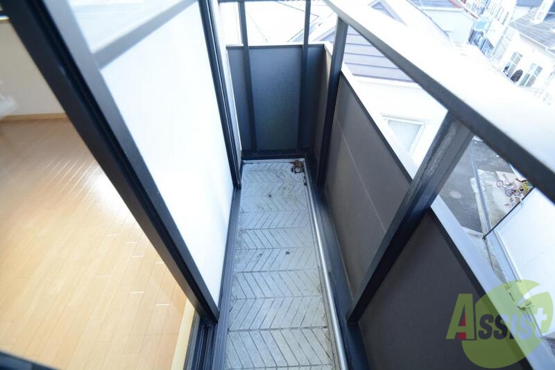 バルコニー　一般的なバルコニーです。