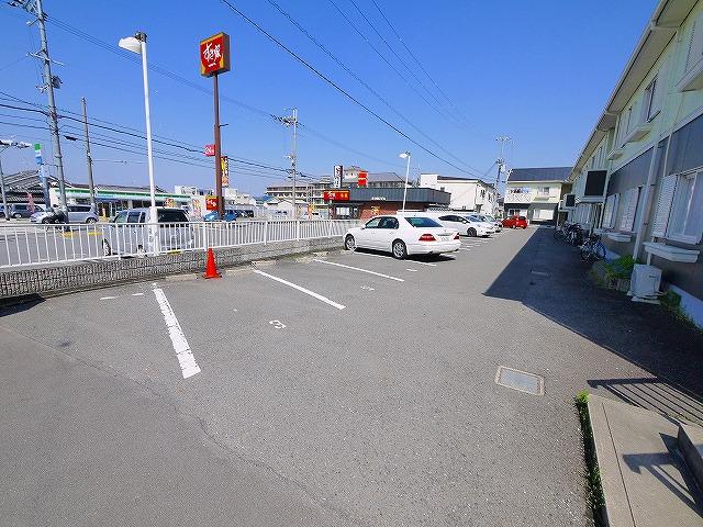 駐車場　カースペースがあります