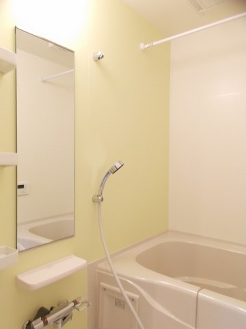 バス・シャワールーム　ゆったり過ごせるお風呂です