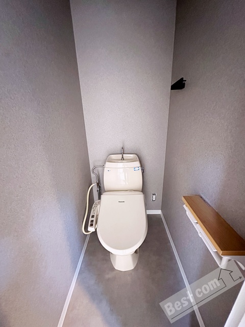 トイレ　リフォーム中　同一間取り　別号室の写真です