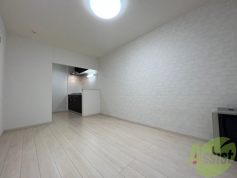 居室・リビング　フローリングと壁のカラーが明るい雰囲気ですね！