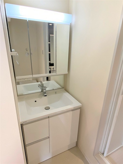 洗面設備　同メーカー施工例（参考写真）