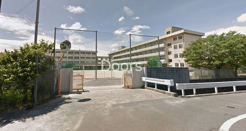 小学校　岡山市立芳明小学校（小学校）まで1090m