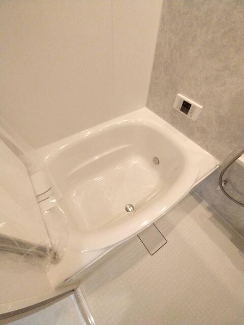 バス・シャワールーム　建築中の写真となります。