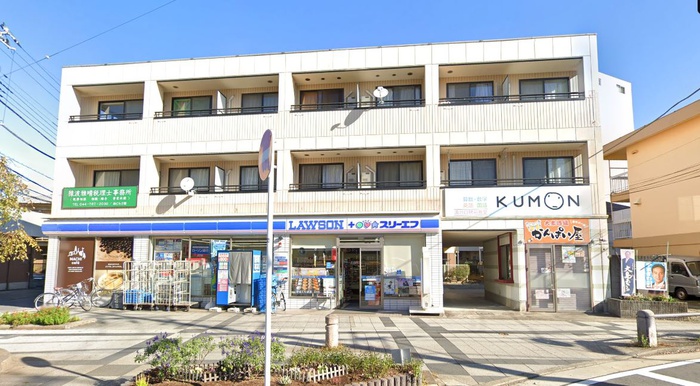 コンビニ　ローソンスリーエフ高津区役所前店（コンビニ）まで84m