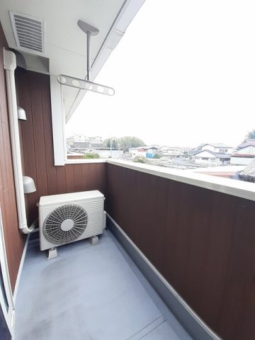 バルコニー　外からの目が気にならないバルコニーで洗濯物が干せます