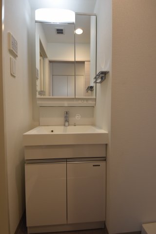 洗面設備　ジアコスモ京橋アクア　独立洗面台