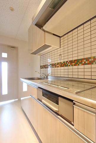 キッチン　グリル付システムキッチンでお料理の幅が広がります